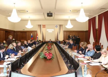 Депутаты Законодательного собрания обсудили ДТП и пробки в Новосибирской области