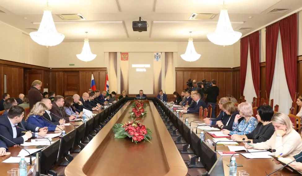 Депутаты Законодательного собрания обсудили ДТП и пробки в Новосибирской области