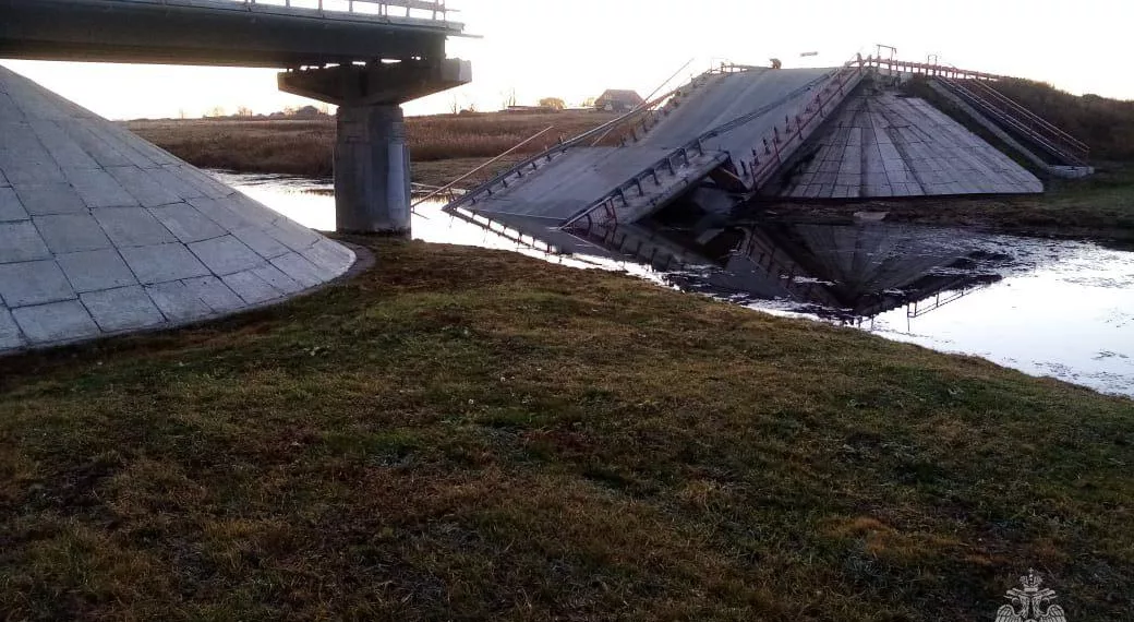 На месте обрушившегося моста в Чулымском районе сделают временную постройку