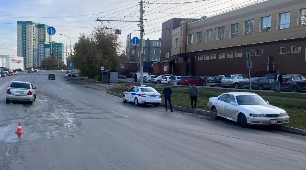 Первоклассник пострадал из-за столкновения двух легковушек в Дзержинском районе