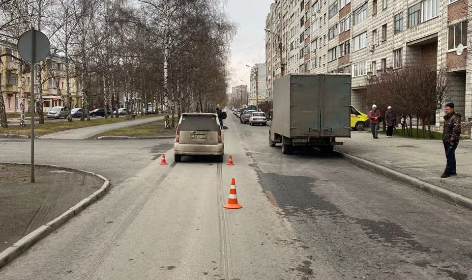Девятилетний мальчик перебегал дорогу и попал под колеса машины в Новосибирске
