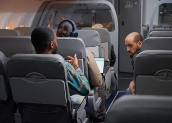 Три по цене одного — сибиряк устроил дебош на рейсе в Новосибирск, потому что хотел прилечь