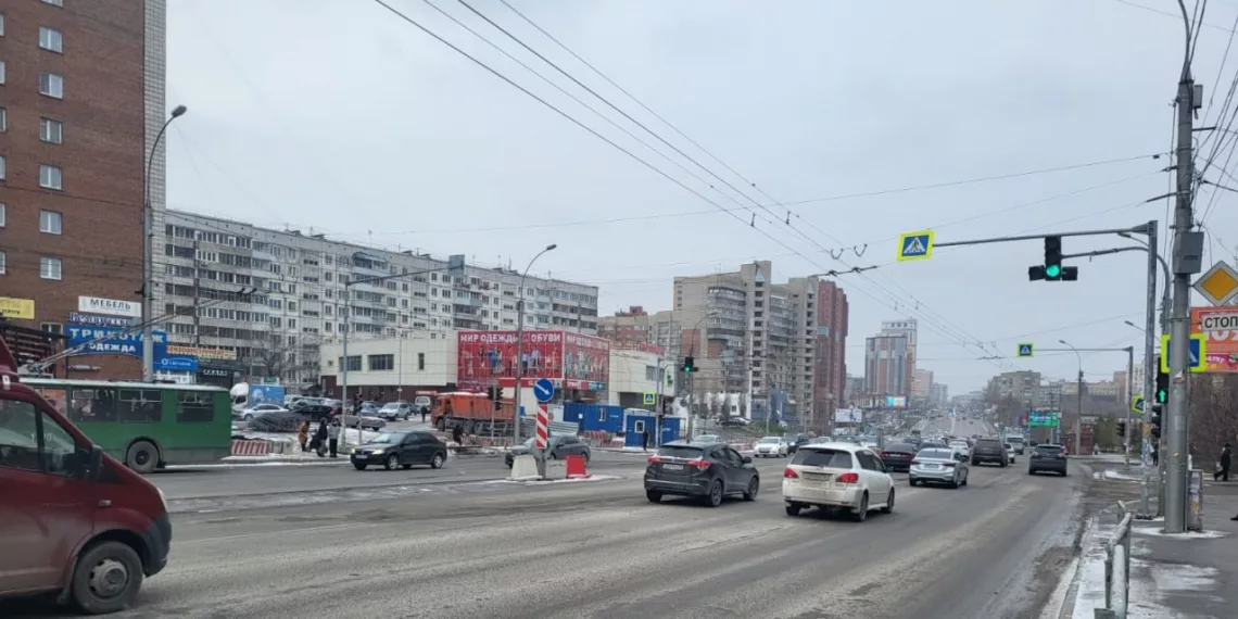 Дорогу на Кошурникова открыли после аварийного ремонта теплотрассы