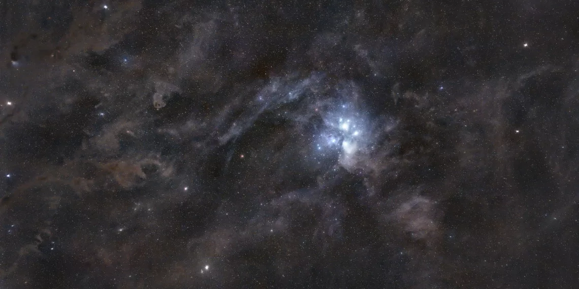 Новосибирец Алексей Поляков поделился снимками молекулярных пылевых облаков