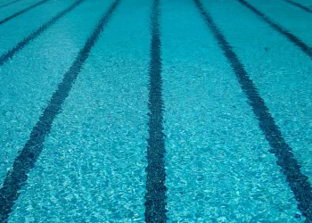 Избиение юных пловцов из Новосибирска привлекло внимание Москвы