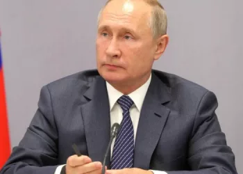 Путин подписал закон о штрафах за навязывание допуслуг потребителю