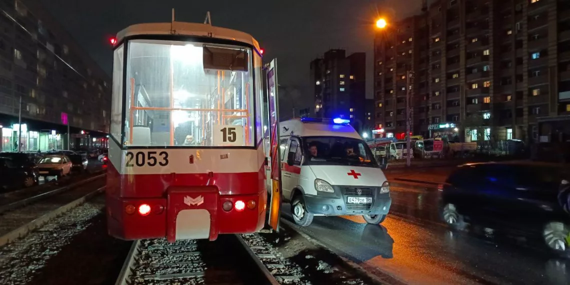 В Ленинском районе трамвай насмерть сбил 47-летнего сибиряка