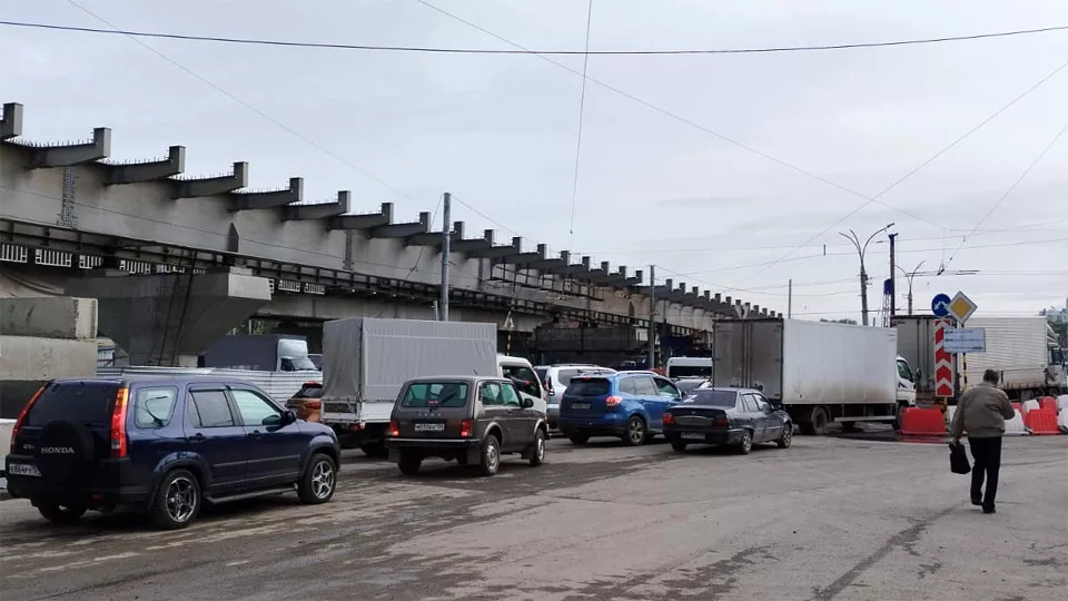 «Ищу жену»: новосибирцы налаживают личную жизнь в 7-балльных пробках