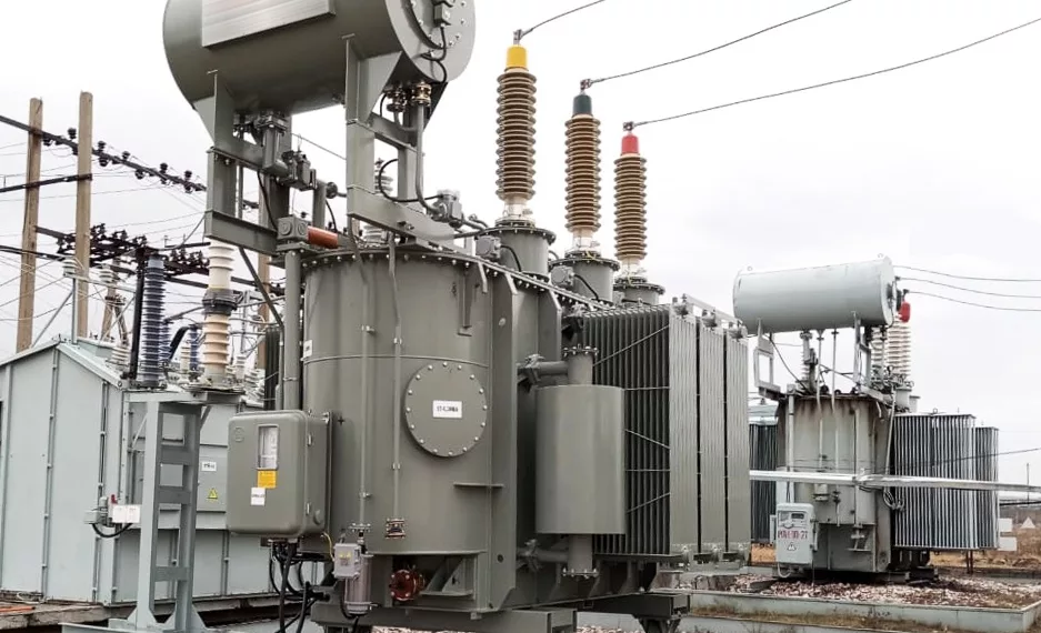 В Татарском районе установили новый трансформатор на высоковольтной подстанции АО «РЭС»