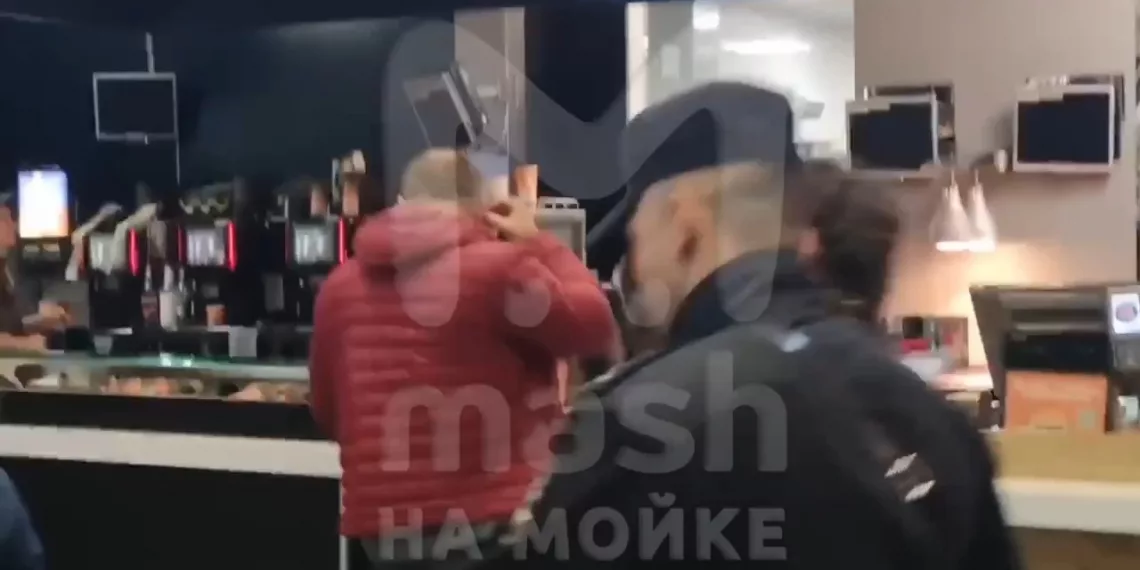 Сжегший паспорт РФ Шарлот вернулся в Россию