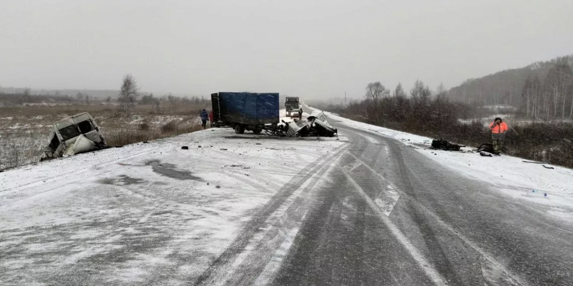 Пассажир маршрутки скончался в ДТП с ГАЗелью под Новосибирском