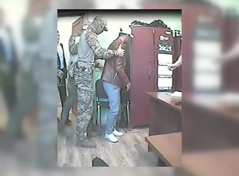 Иностранец попытался дать взятку и попал под суд под Новосибирском