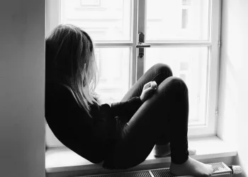 В Алтайском крае школьница изрезала себе предплечье точилкой для карандаша