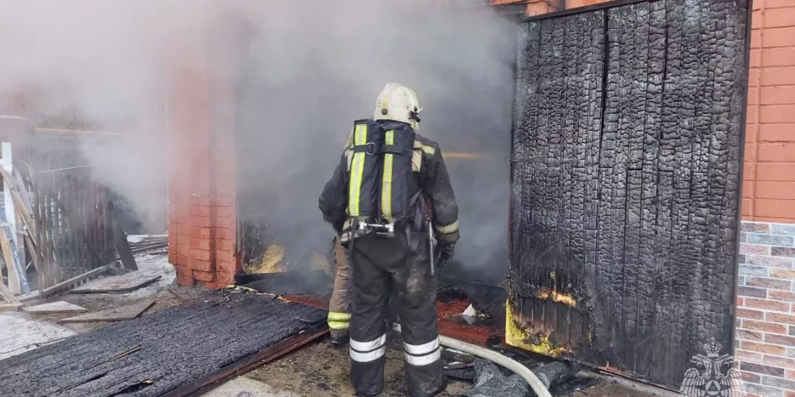 Пожар с массовой эвакуацией произошел в Кировском районе Новосибирска