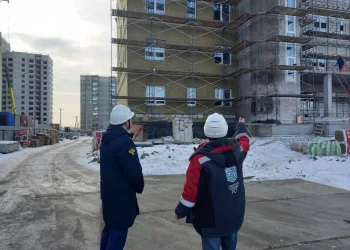 Генподрядчику двух строящихся поликлиник в Новосибирске внесли представление