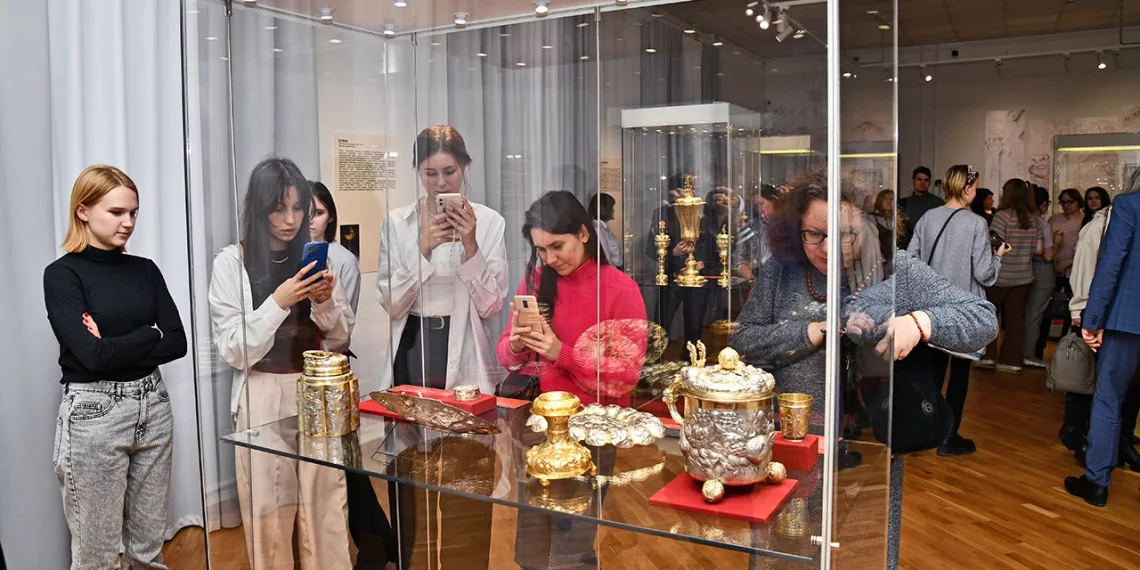 Редкую коллекцию серебра времен Ренессанса покажут в Новосибирске