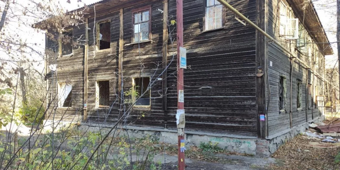 В Октябрьском районе Новосибирска снесут три дома за 2,4 млн рублей