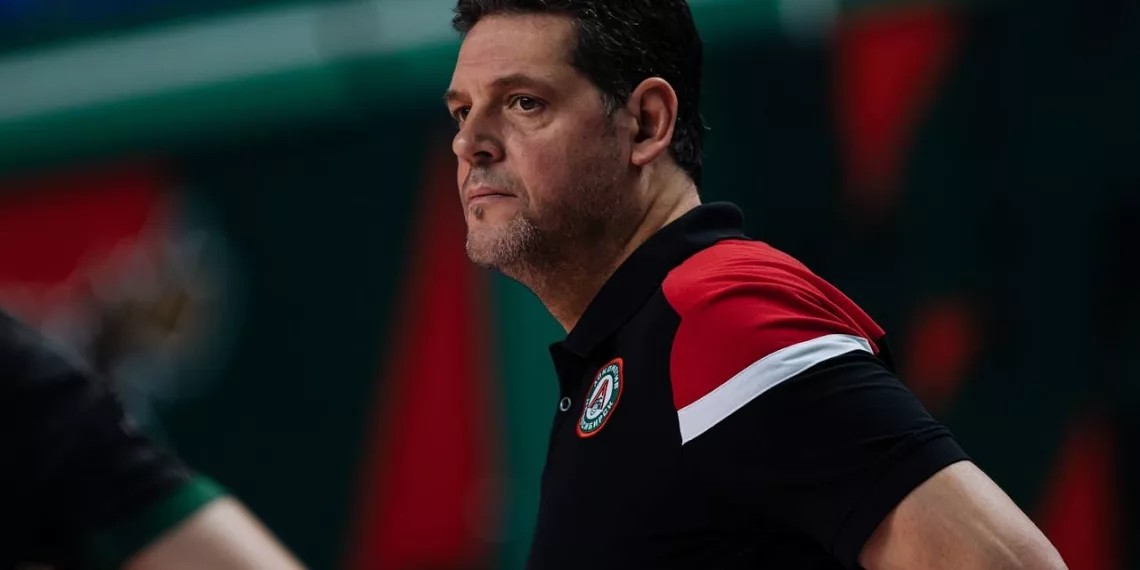 Главного тренера волейбольного «Локомотива» оставили на восьмой сезон