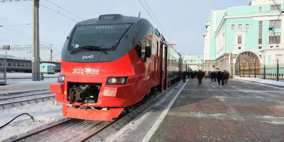 Школьники стали чаще ездить на электричках в Новосибирской области
