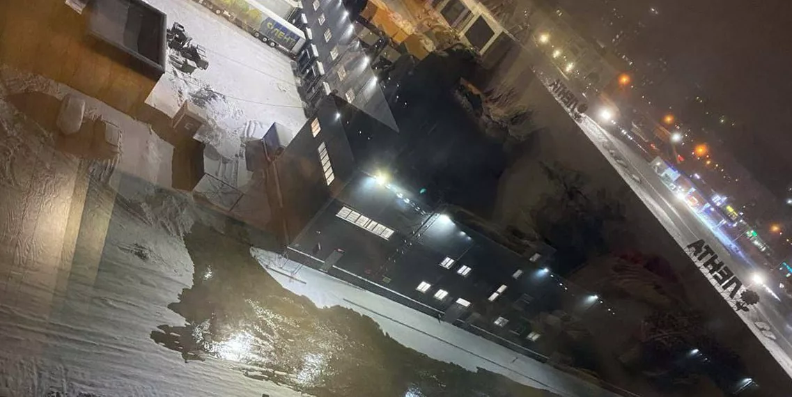 Прокуратура проведет проверку после затопления улицы Большевистской в 30-градусный мороз