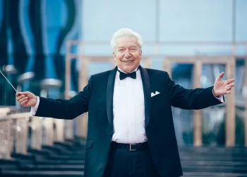 На 84-м году жизни умер главный дирижер Русского академического оркестра Новосибирской филармонии