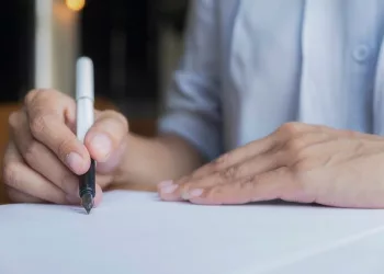 Нобелевский лауреат с ошибкой написал слово «литература»