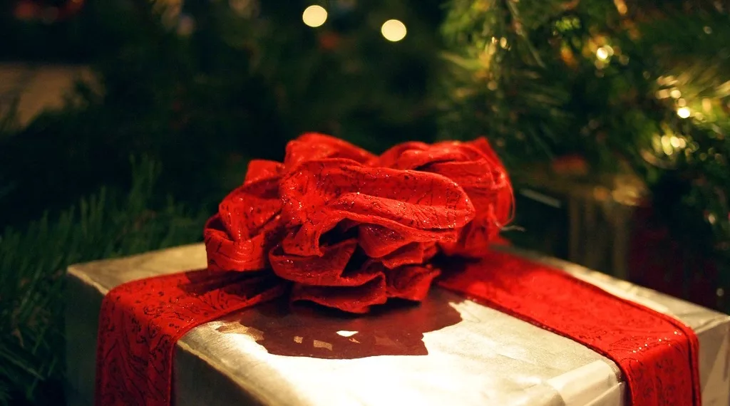 Россияне назвали суммы, которые готовы потратить на подарок коллегам