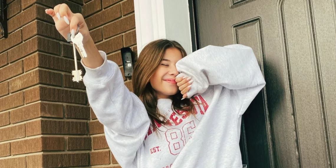 Тринадцатилетняя новосибирская блогерша Милана Хаметова купила трехэтажный особняк