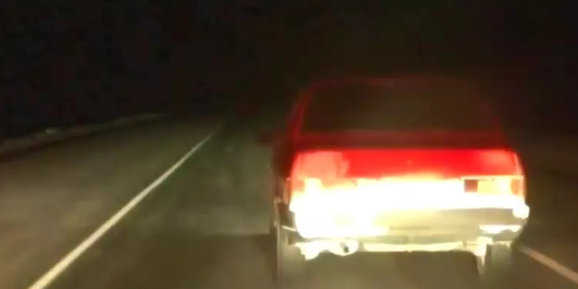 В Новосибирской области сотрудники ДПС открыли огонь по красному ВАЗ
