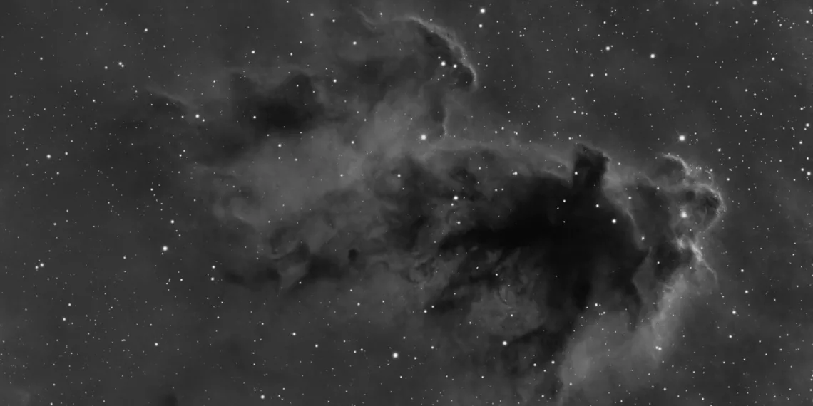 Новосибирский астрофотограф заснял туманность Бугимен необычайной красоты