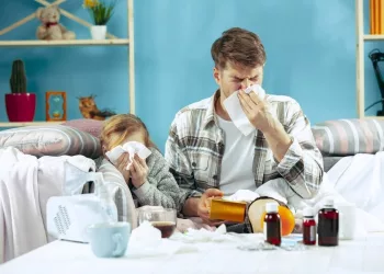 Россияне потратили почти 2 млрд рублей на средства от простуды в декабре