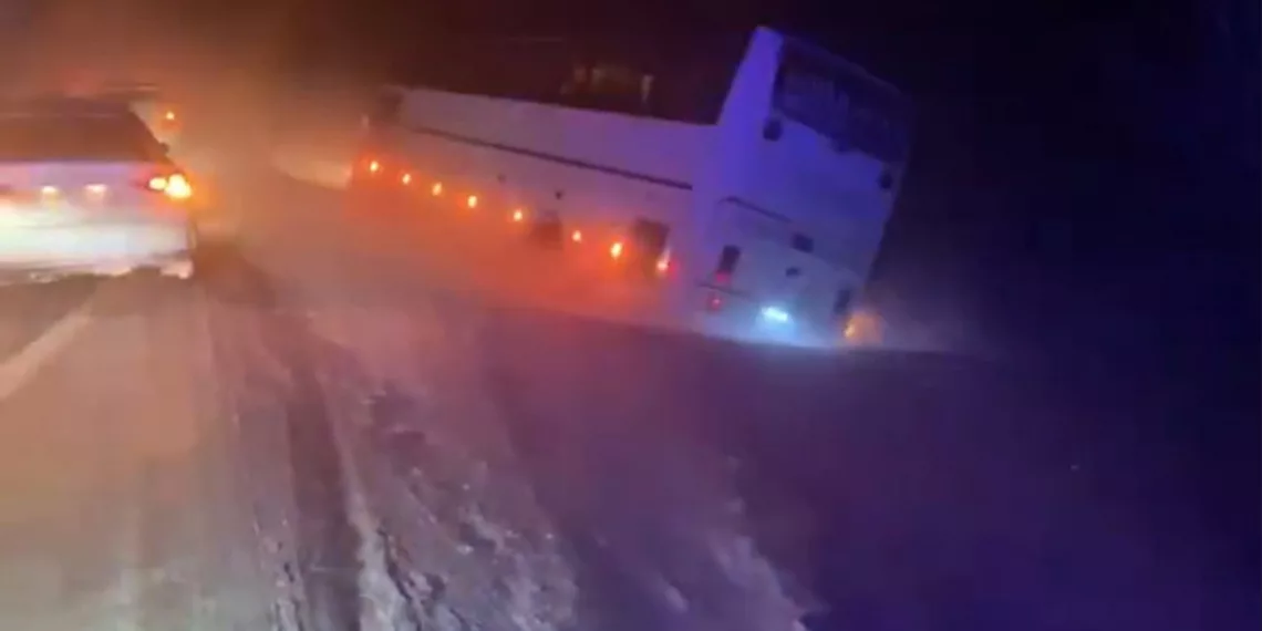 В Новосибирской области автобус из Казахстана попал в ДТП