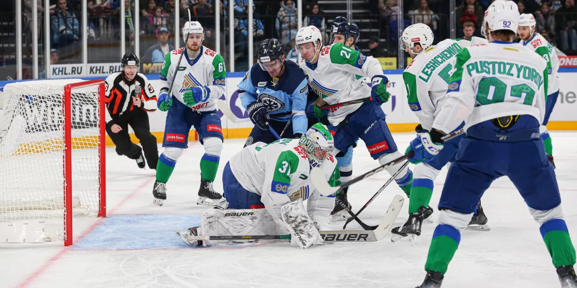 «Сибирь» уступила «Салават Юлаеву» с отставанием в две шайбы