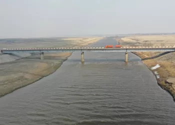 В Усть-Таркском районе отремонтируют мост через Омь за 116 млн рублей