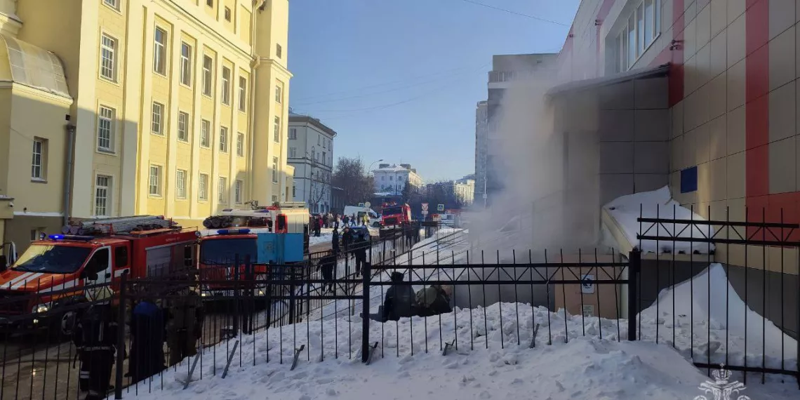 Во время пожара в гимназии №10 погиб один человек