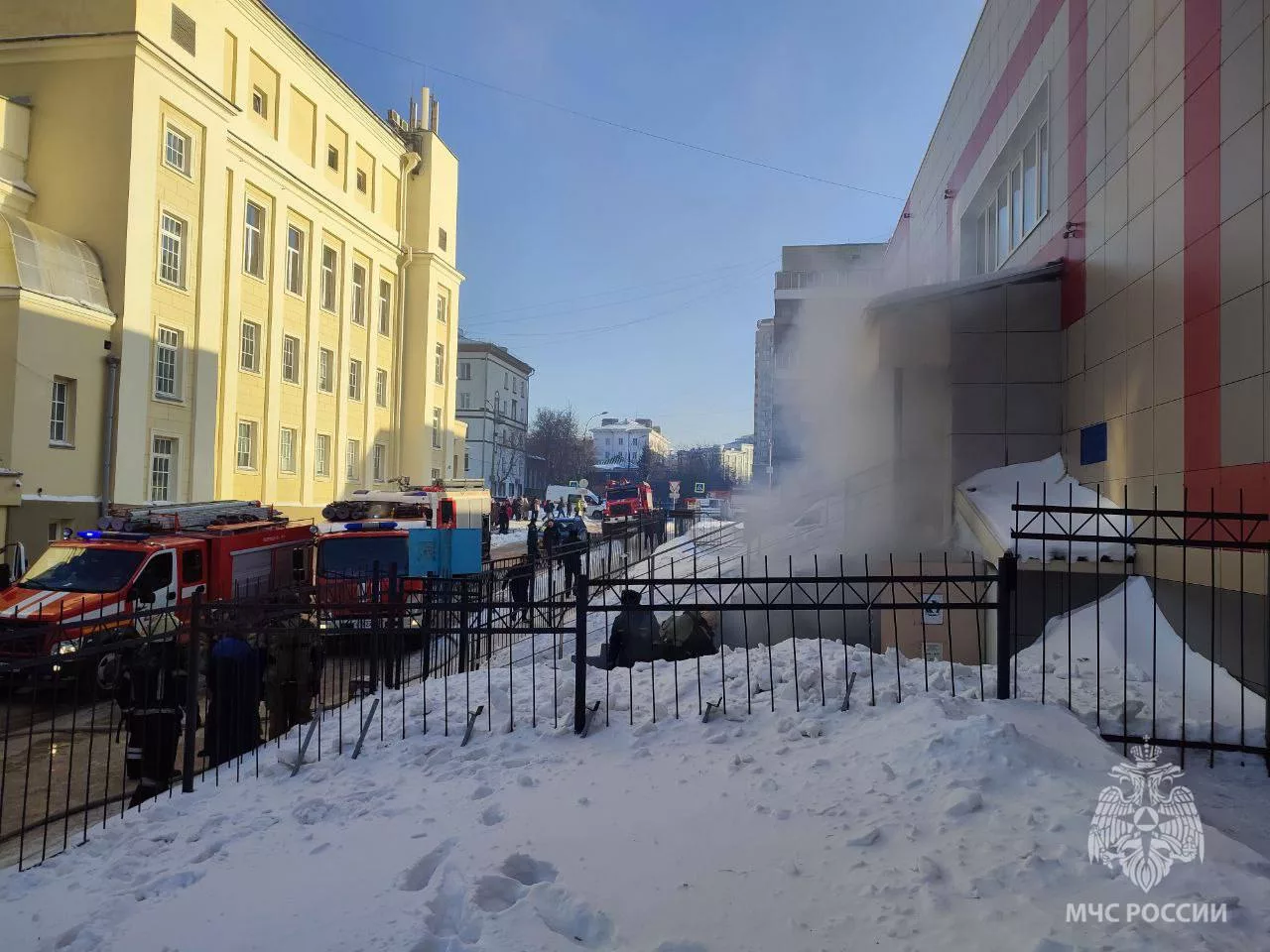 Во время пожара в гимназии №10 погиб один человек | НДН.Инфо