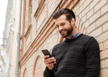 Житель Новосибирска стал вторым в стране по числу биометрических оплат