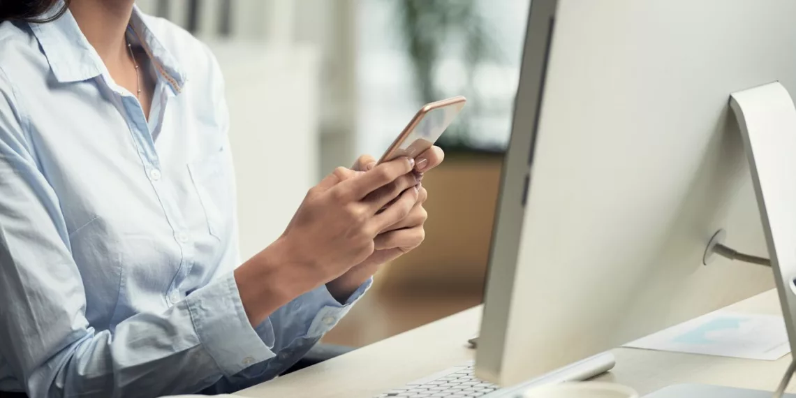 Сбои в работе WhatsApp* Web отметили в Новосибирской области