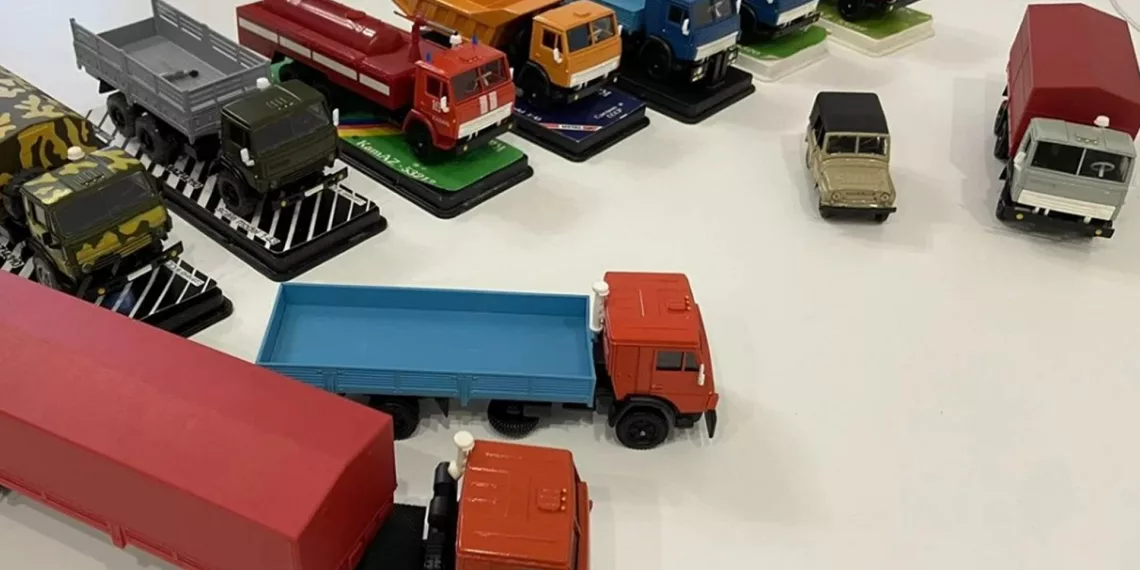 Игрушечные грузовики времен СССР продает новосибирец за 1,5 млн рублей