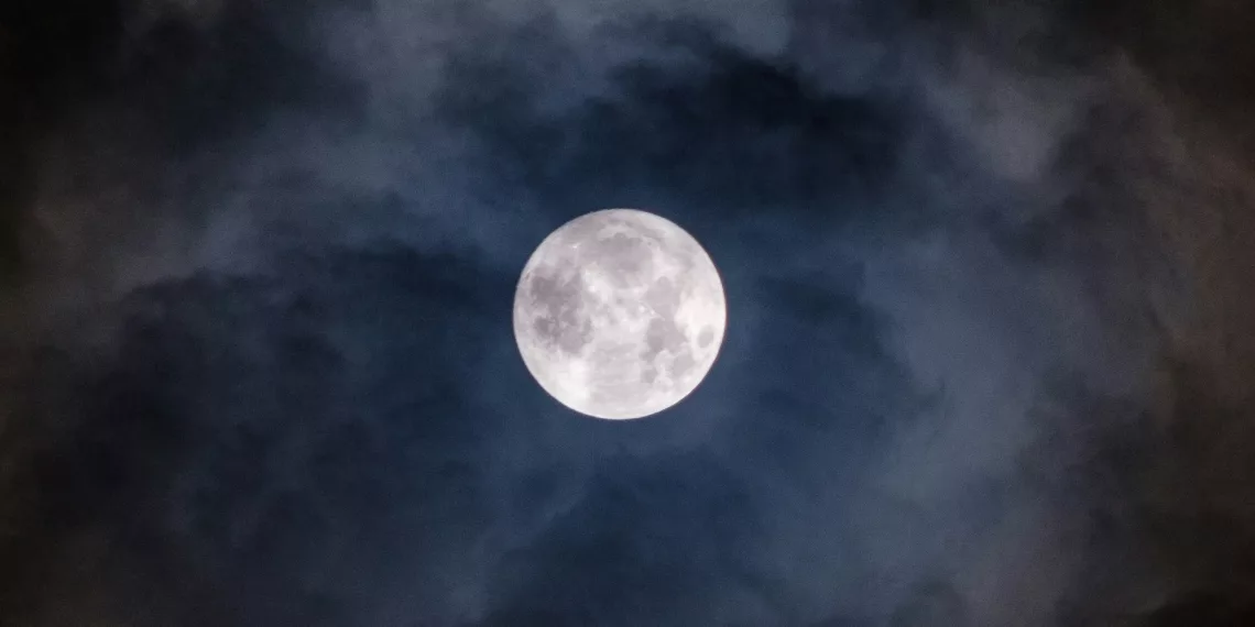 Новосибирцев поразит «Волчья Луна» в ночь с 25 на 26 января