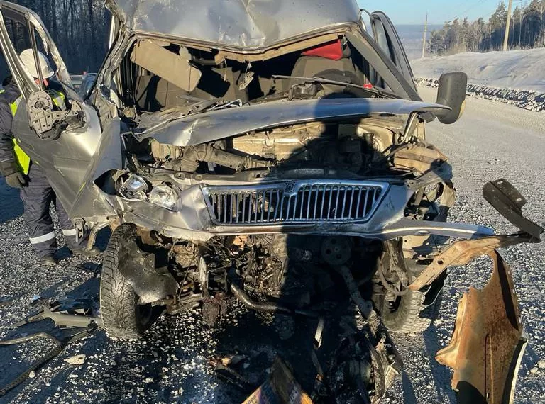 Под Новосибирском скончался пассажир ГАЗа в лобовом столкновении