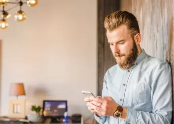 Ученые: использование телефона усиливает у людей ОКР