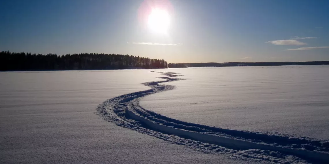 В Новосибирской области запретили выезжать на лед на любом транспорте с 1 марта