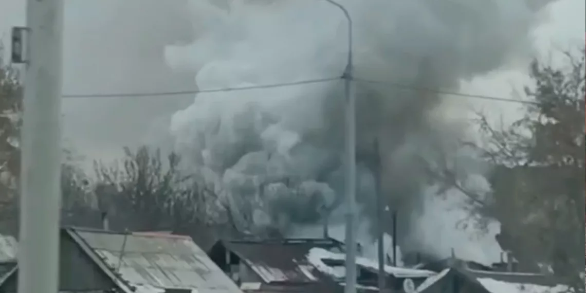 Дом напротив «Локомотив-Арены» загорелся в Новосибирске