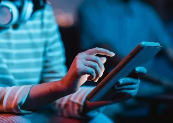 Врач рассказала, как избежать цифровой деменции