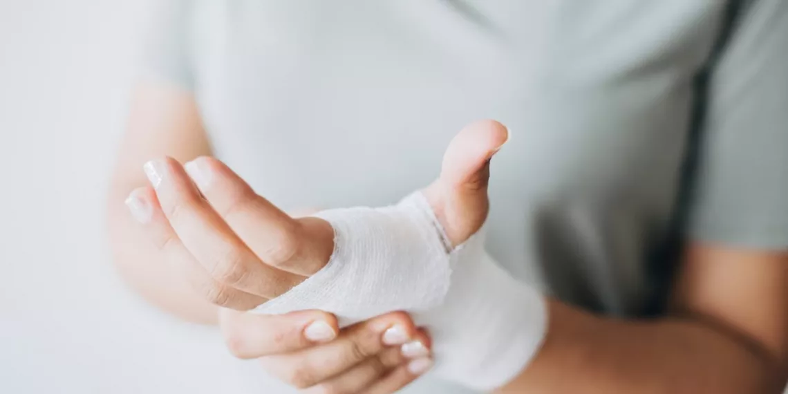 Ученые создали устройство для лечения ран вакуумом и электричеством в Новосибирске