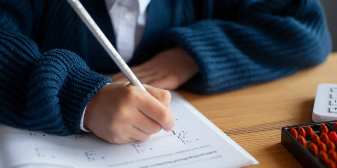 Из-за морозов более 3,5 тысячи учеников не доехали до школ в Новосибирской области