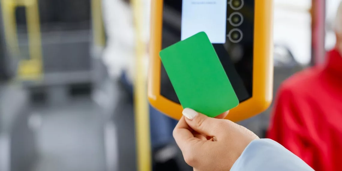 Студенты смогут пополнить транспортную карту онлайн в Новосибирске с 28 февраля