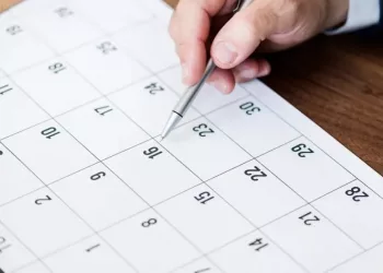 Выяснилось, когда придут пенсии и детские пособия в марте 2024 в России