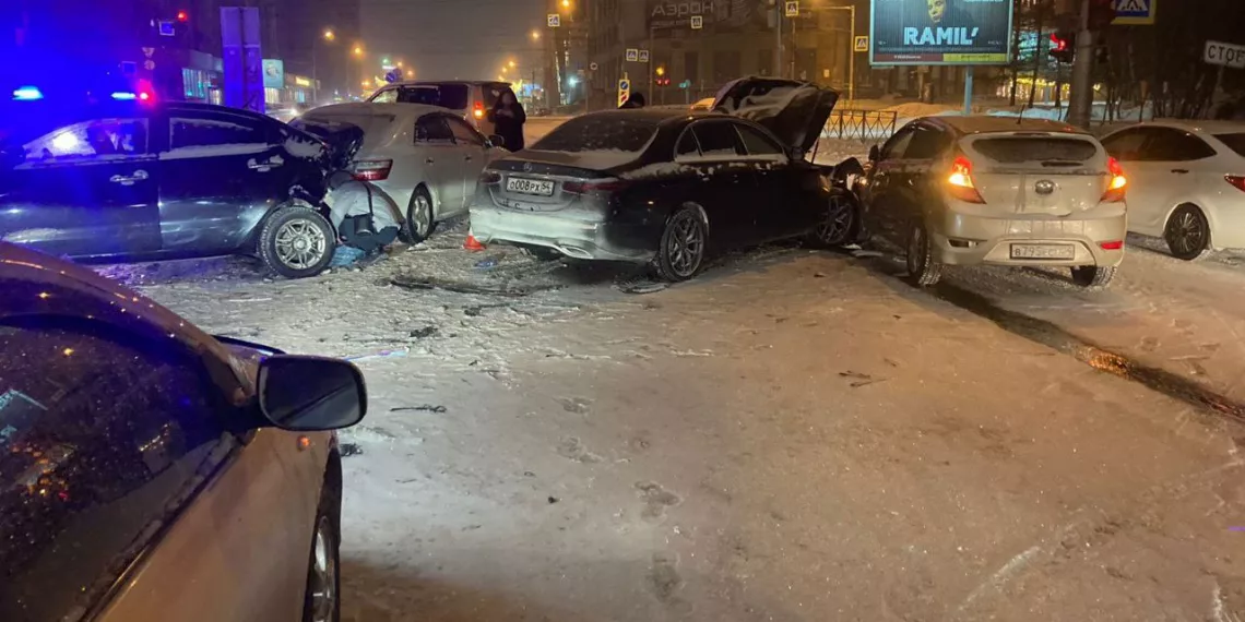 В массовом ДТП возле театра «Глобус» пострадали две женщины